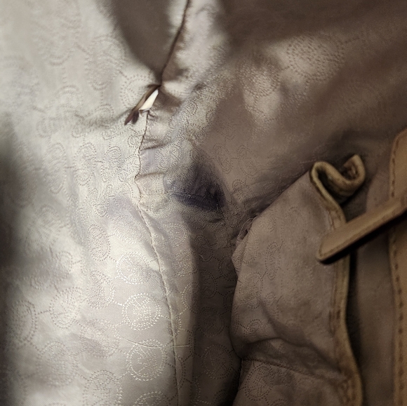 Large Michael Kors tote and matching wallet - Picture 10 of 16